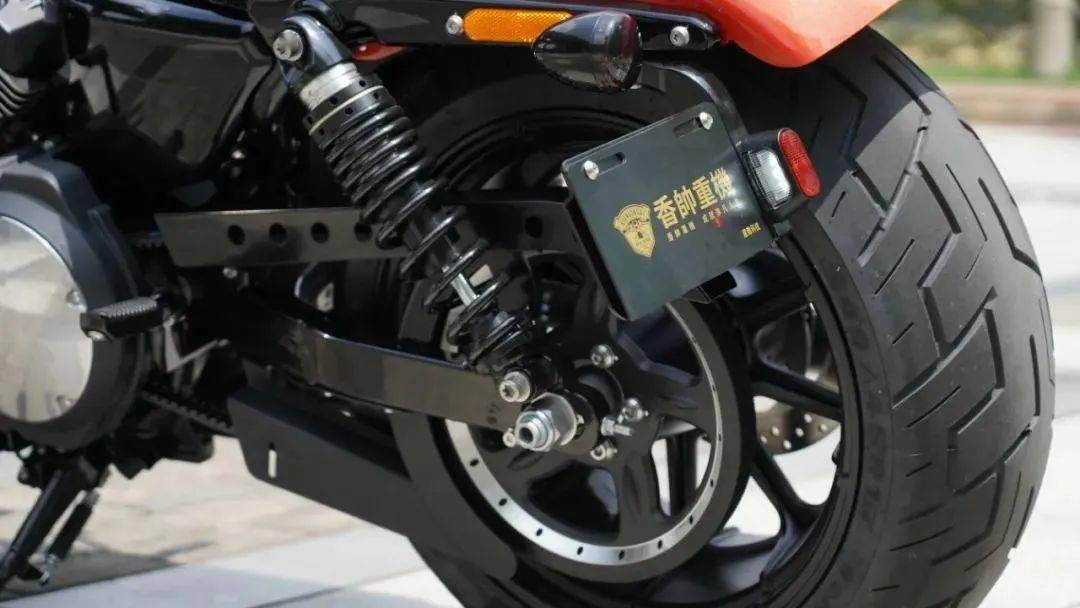 国产"哈雷883"来了!香帅硬汉800n上市,售价43800_搜狐汽车_搜狐网