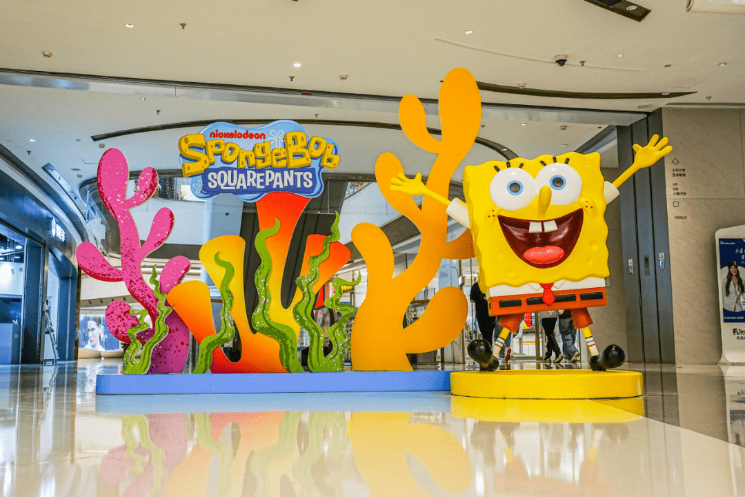 此外,优衣库x泡泡玛特联名快闪店也在五一期间闪亮登场,中谷市集则