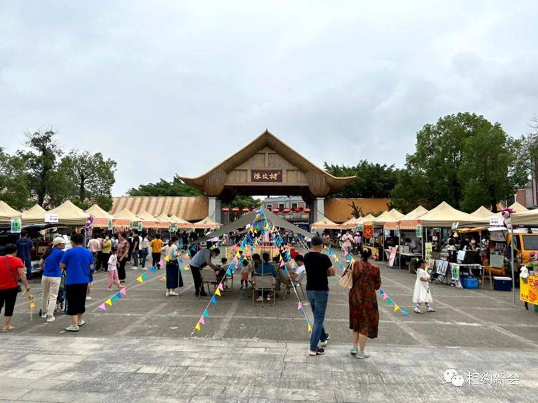 江门这些景区都是人人人人人人…_游客_建筑群_消费