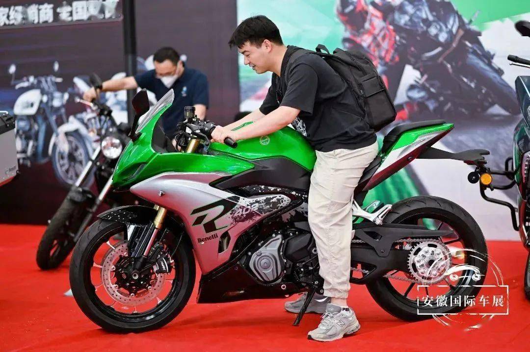 聚焦现场|改装车、商务车、摩托车百花齐放_搜狐汽车_搜狐网