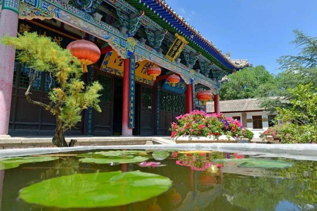 李家龙宫始建于唐初,是唐代宫廷式古建筑群,是天下李氏族人敦宗睦族