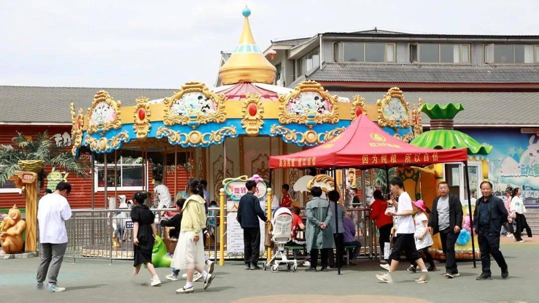 成县:乡村旅游景区游人如织 秩序井然_游客_陈院镇_动漫