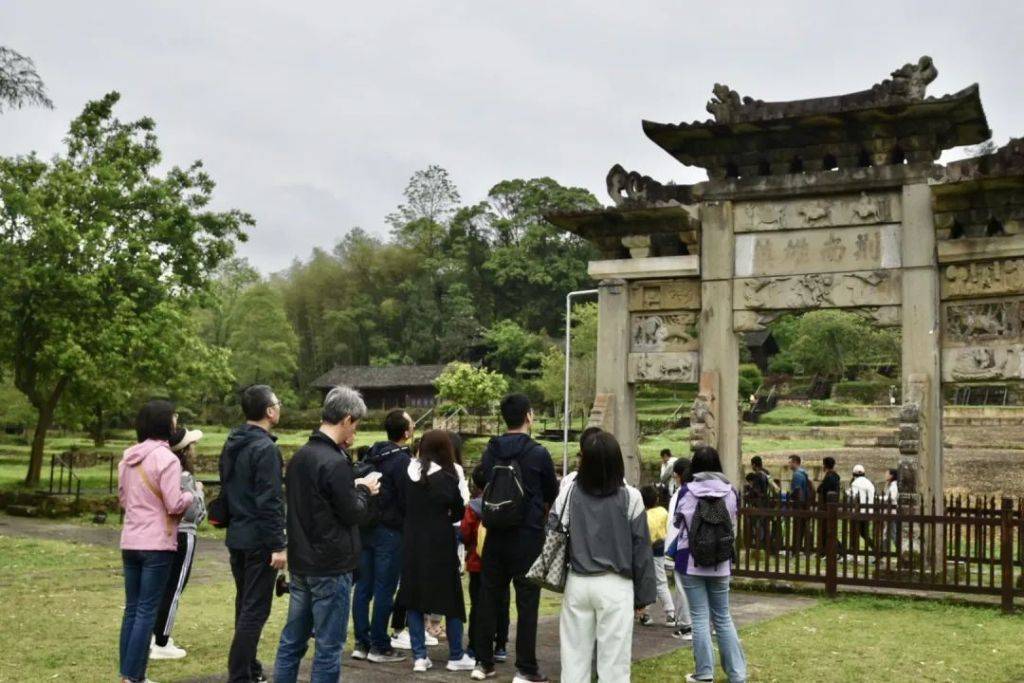 咸丰县共接待游客38.68万人次_乡村旅游_景区_图片