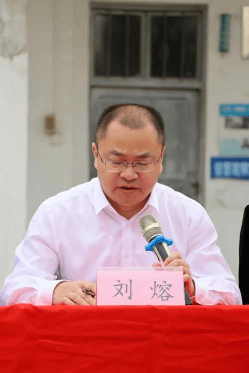 二,县委教科体工委书记,县委教科体局局长刘熔致辞李正海强调,打造