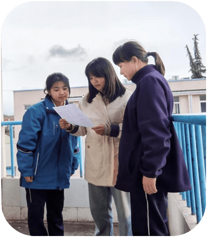 王苗苗老师时刻警醒自己,要把爱的光芒播撒在每一个学生的心田,要让每