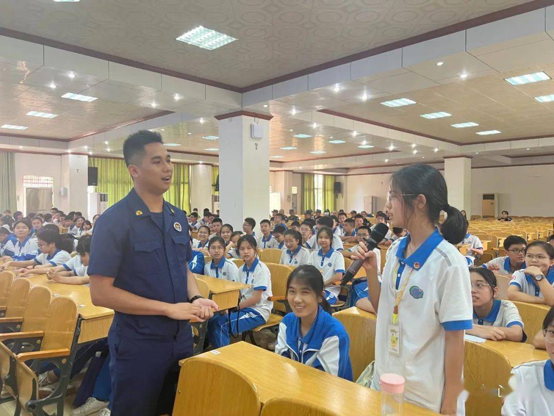 消防急救科普活动走进广东高州中学_师生_进行_能力