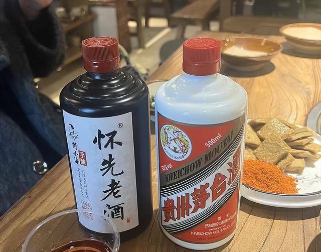 集水艺,境艺,酿艺,曲艺,窖艺于一体的怀先老酒,生产周期为一年,分别为