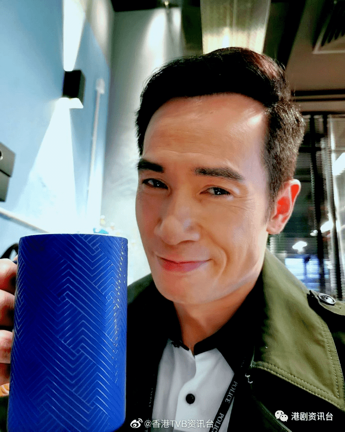 52岁tvb视帝发际线上移,被网民大叫惊变"河童"_陈豪_头顶_严重