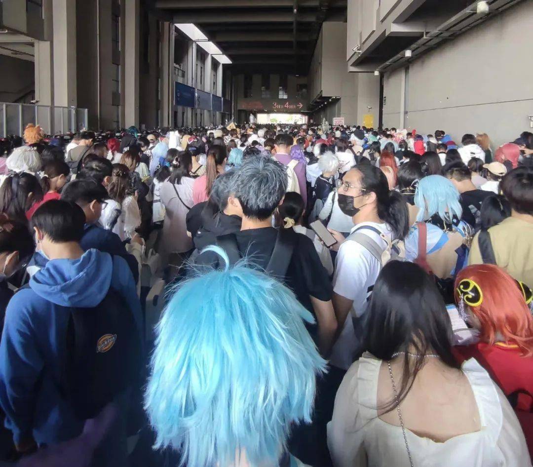 上海漫展惊现观音菩萨!网友:这不得跪一个_二次元_爱好者_cos