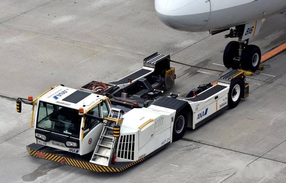 戈德霍费尔飞机牵引车(goldhofer)【民航事儿】5月6日,一架首都航空