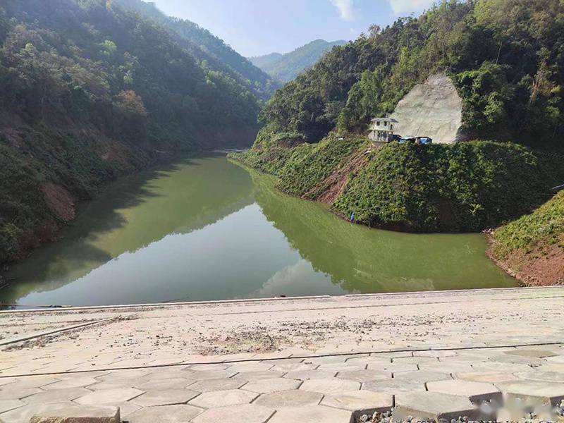 云南景谷:景短箐水库工程完成实体工程建设_大坝_溢洪道_验收