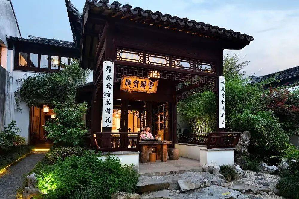 潘祖荫故居有300多年的历史,因藏有西周青铜器大盂鼎,大克鼎而闻名海