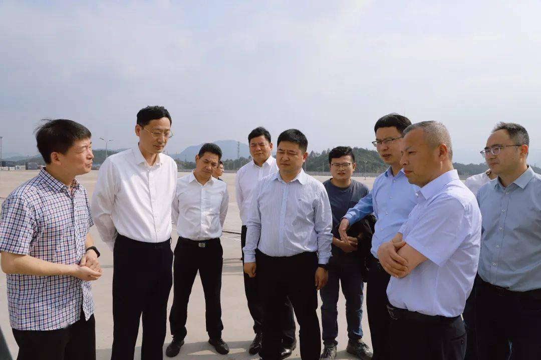 胡勇春在督导检查重大产业平台建设情况时强调 集中力量