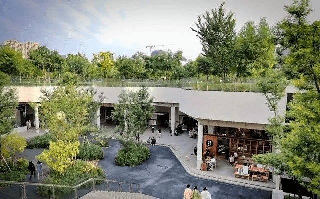 成都regular源野相比国内,国外社区商业在营造松弛感方面也有着独到