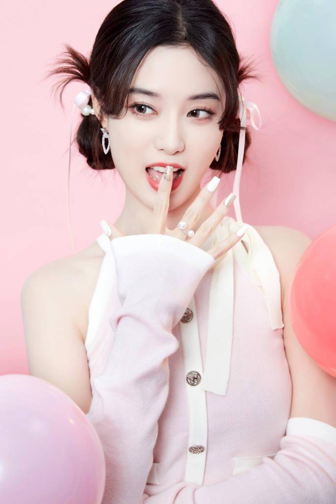 2023年5月10日,工作室发布一组徐艺洋参演的综艺节目《喜欢你我也是》