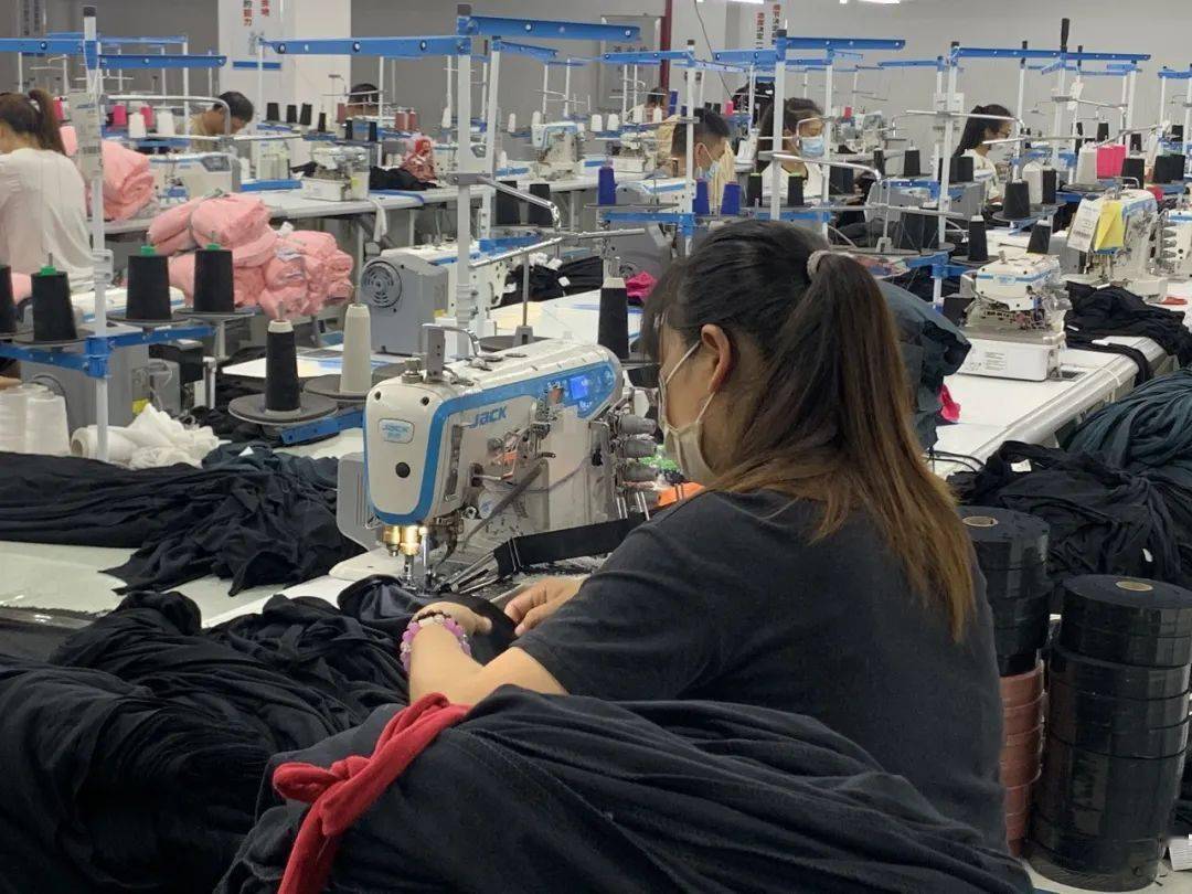 火热招聘〗 纺织服装熟练工1000名(打边和冚车)_相关_工作_公司