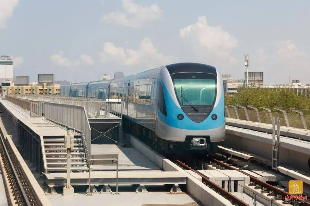 迪拜地铁红线因技术故障中断服务,rta使用公交车运送乘客_活动_视频