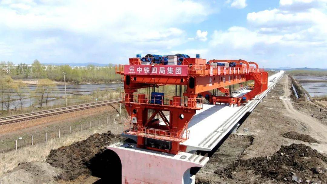我国在建最北高铁架梁取得重大进展_铁路_施工_铁伊