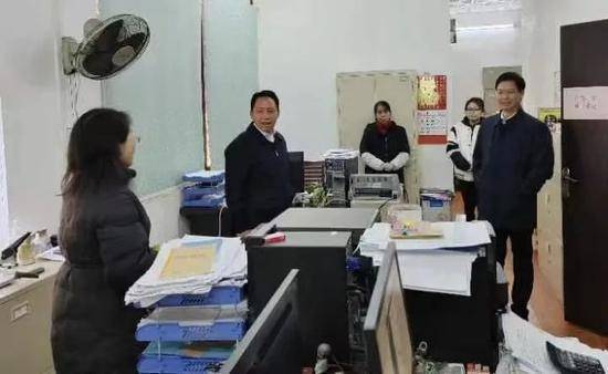 曾被绑架的原县委书记多次参加公开活动，警方回应案情