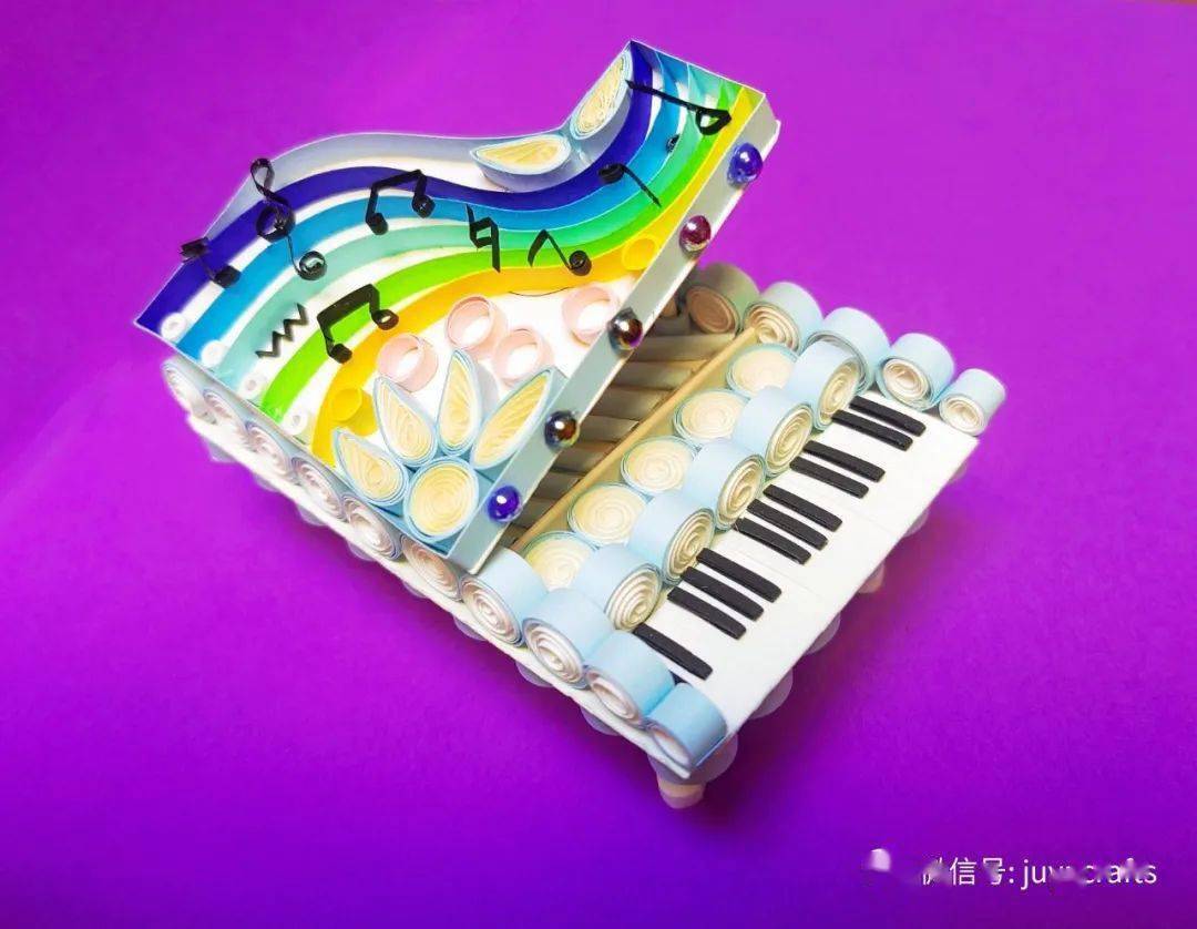 《永远跟党走》,可参考俊雅的技巧分享"建党100周年挂件",原文点此