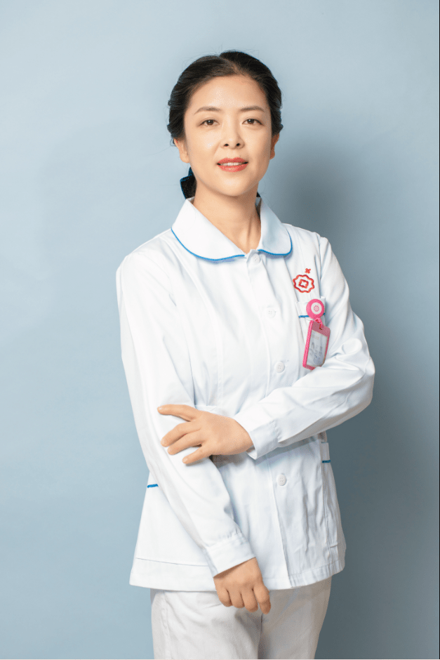 你好,护士长丨杨立利:以专业与仁心 与患者温暖"对话"_小梅_工作_患儿