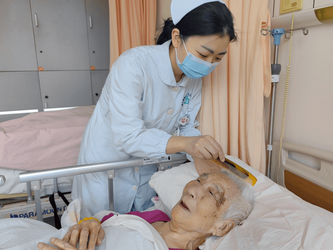 来看嘉定护士的12小时_病人_患者_病房