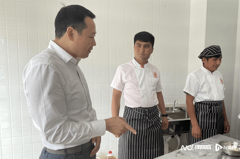 他一直没有忘记援疆经历,常常梦见万里之外的喀什地区英吉沙县芒辛镇