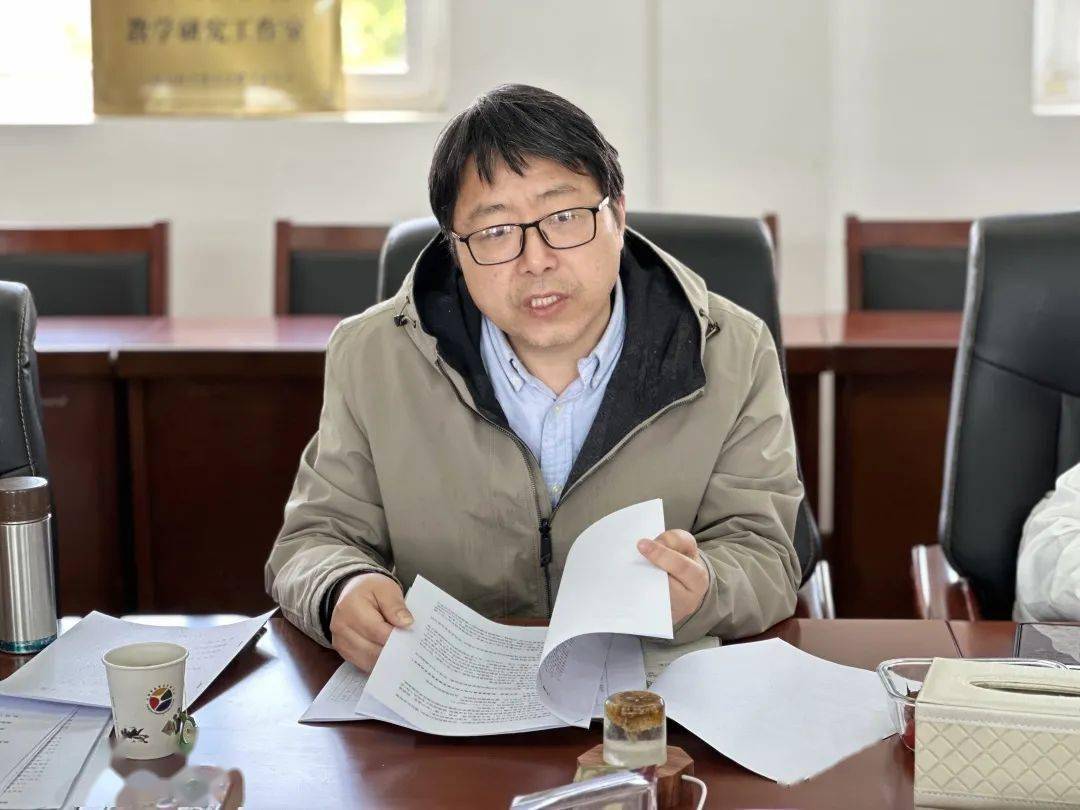 肖塘中学专场论证组成员为奉浦中学副校长索世文,汇贤中学副教导主任