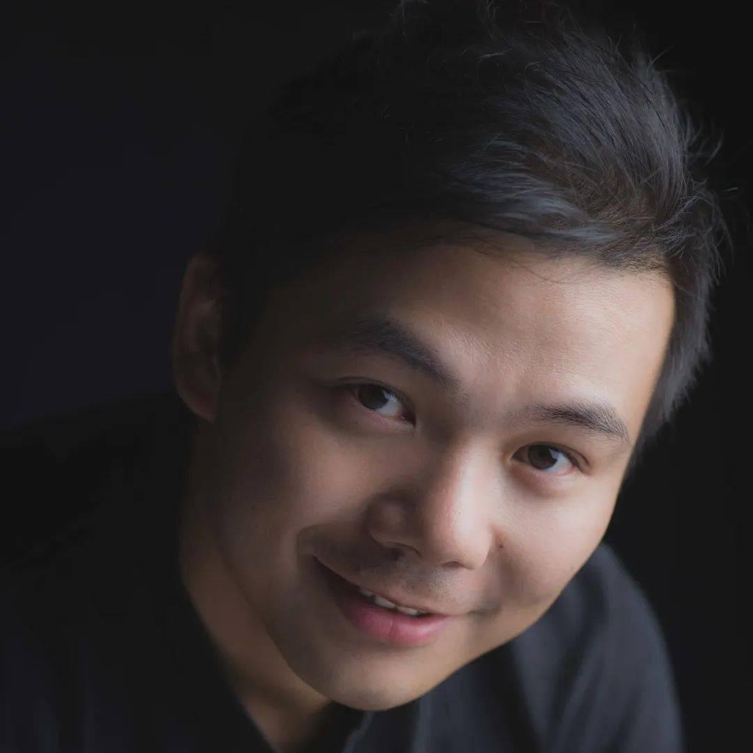 编剧陈璐,上海话剧艺术中心国家一级导演何念执导,上海话剧艺术中心