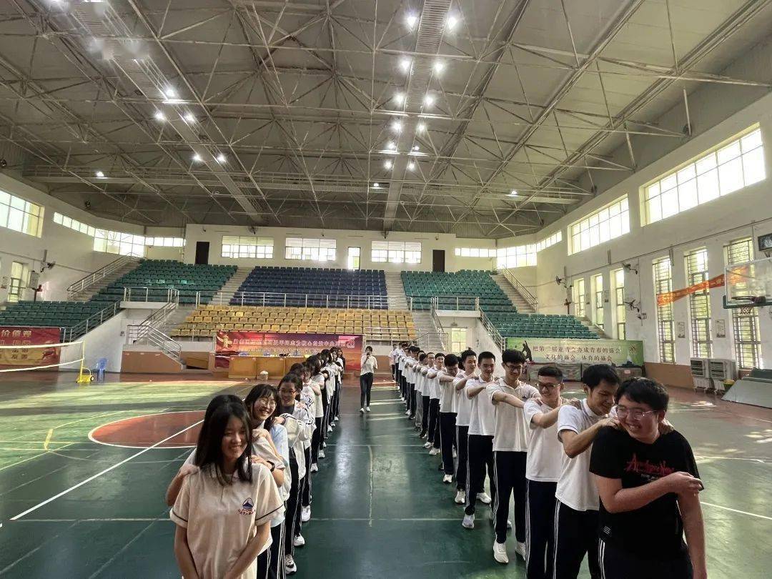 阳光守护"心理健康教育走进汕头市六都中学系列活动是由共青团潮南区