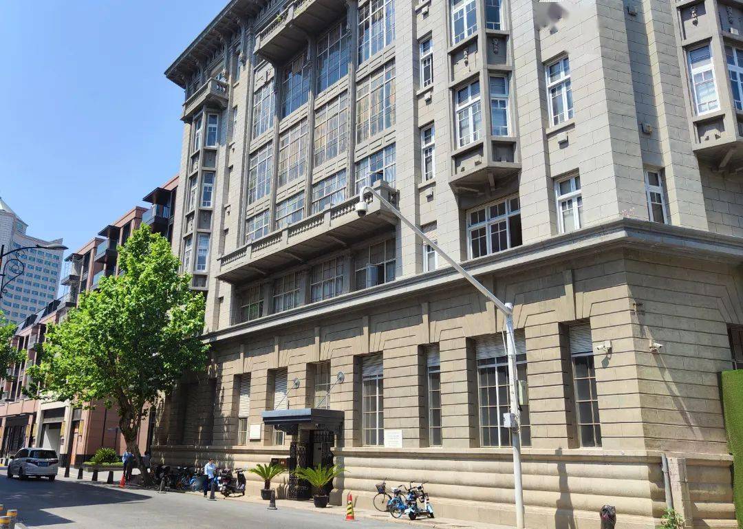 景明大楼景明大楼是武汉历史上重要的外资建筑设计机构之一——英资