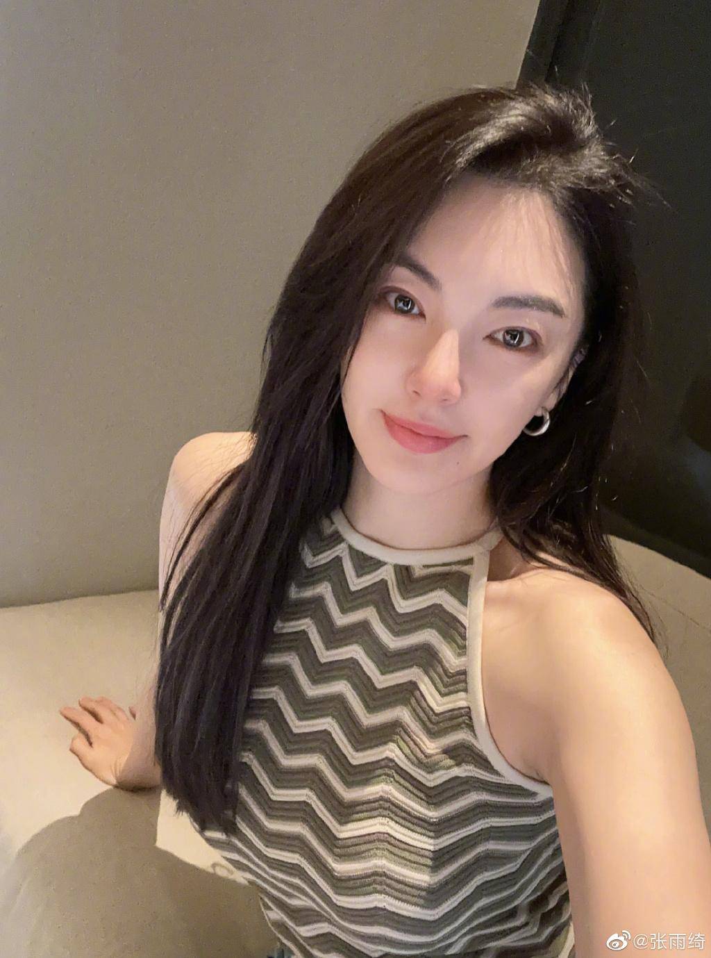 张雨绮 去法国,看看我的队排到哪儿了_状态_前往_微博