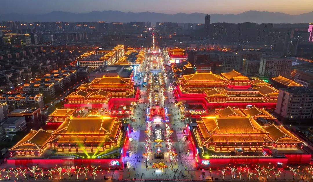 发文介绍点赞西安的城墙,大唐不夜城,大雁塔