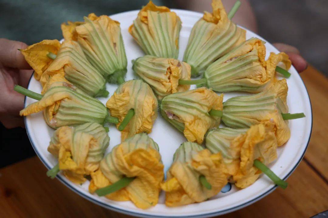 舌尖上的乡村| 南瓜花酿:初夏鲜花"酿造"的美味_袁素梅_美食_馅料