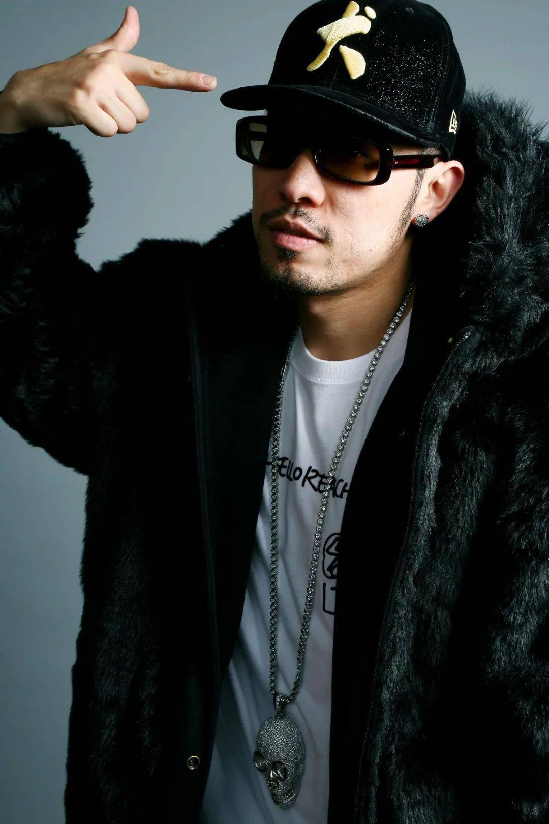 mc热狗入围"最佳作词人奖"和"最佳华语男歌手",熊仔也成功入围"最佳