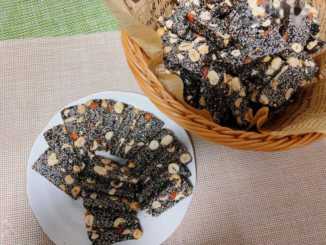 黑芝麻花生糖丨记忆中的老式小零食_糖浆_材料_枸杞