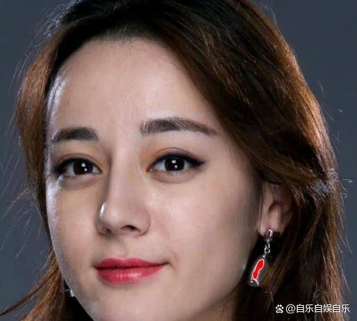 迪丽热巴遭曝光无p原图,细纹眼袋大发饼脸惹争议!_照片_网友_微博