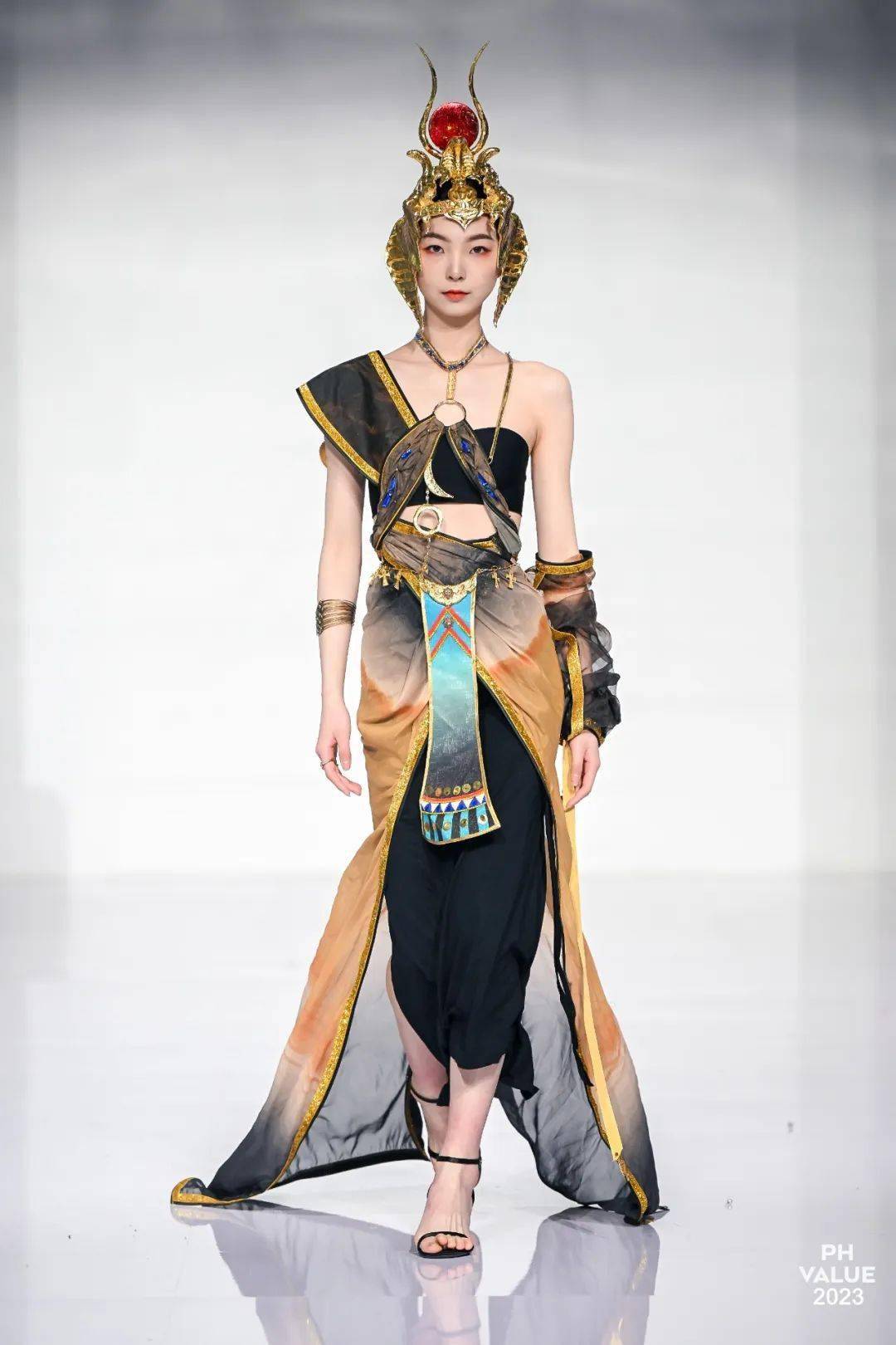 preview i 杭职院达利女装学院2023届毕业设计作品发布会"万象新生"