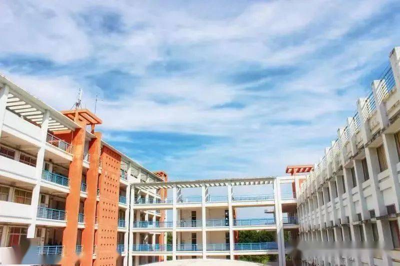 清远市清城区97住宿费:120097学校特色:清远职业技术学院办学实力