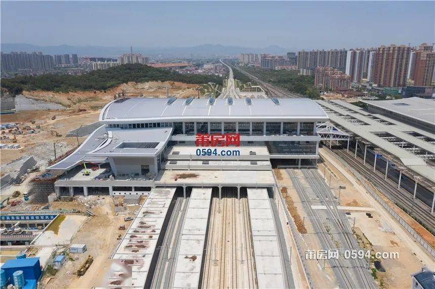 航拍:福厦高铁5月最新进度 9月底通车_莆田_保利_站房