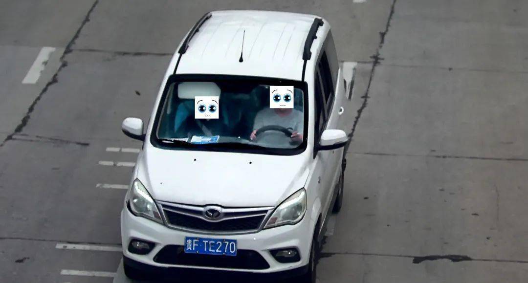 一大批车辆被电子警察抓拍曝光 【一盔一带】_违法_地点_安全带