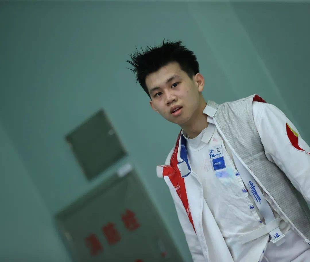 陈海威曾昭然莫梓维吴斌进入男子64强赛 · 2023上海花剑大奖赛激战