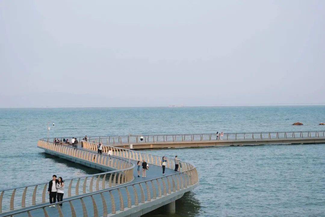 香山云道,日月贝,港珠澳大桥等能将海天驿站,海天公园,在栈道上凭栏