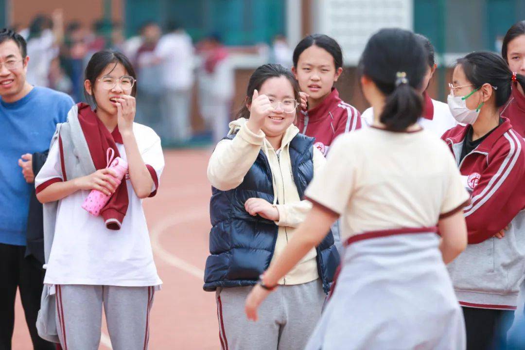 北京中学东泽校区举办第二届趣味运动会