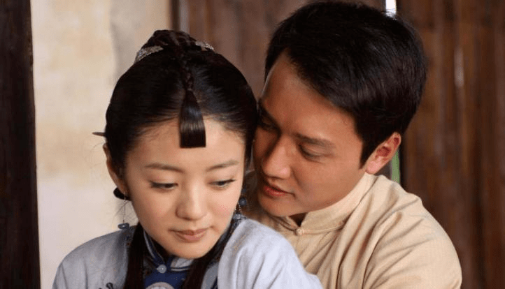 44岁冯绍峰突然官宣喜讯,震惊全网:这一次,赵丽颖沉默了_观众_生意