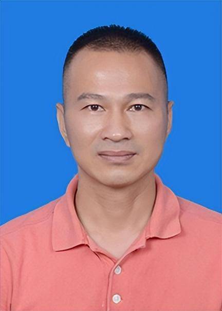 陈志煌,男,汉族,退役士官,1978年3月出生,福建漳浦人,大专学历,1996年