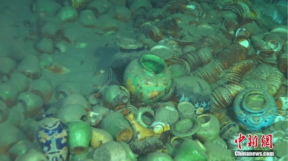 中国南海发现两处古代沉船