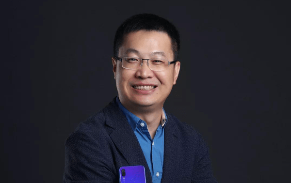 小米卢伟冰再怼友商:潮流手机是“高价低配”“行业耻辱”_Civi_系列_集团