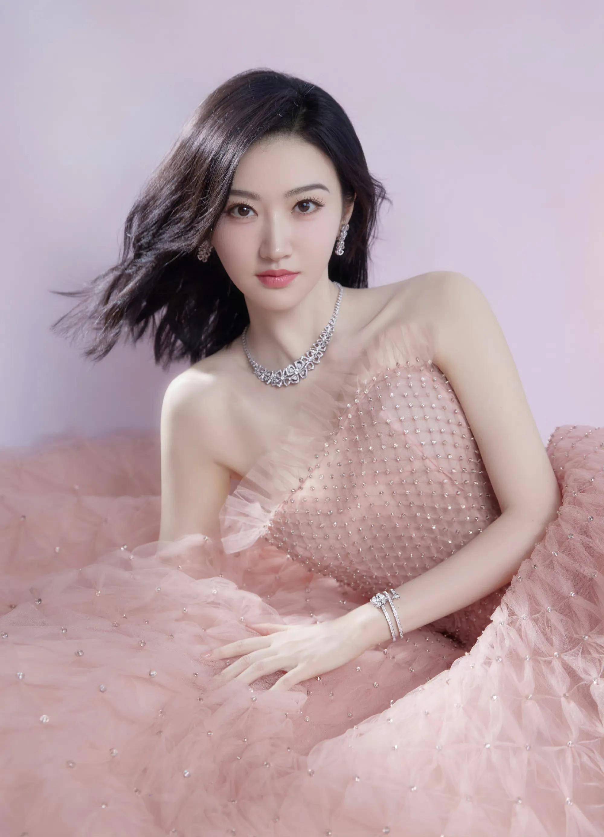 华表奖颁奖典礼明星造型:俊男靓女_晓彤_张雪迎_李沁