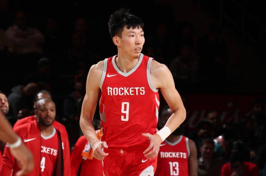 那么你知道周琦在cba的表现如何吗,我们一起回顾一下:周琦:身高216cm